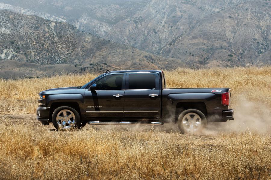 Chevrolet Silverado LTZ Z71 Crew Cab (GMTK2) 2016 года  (фото 2 из 7)